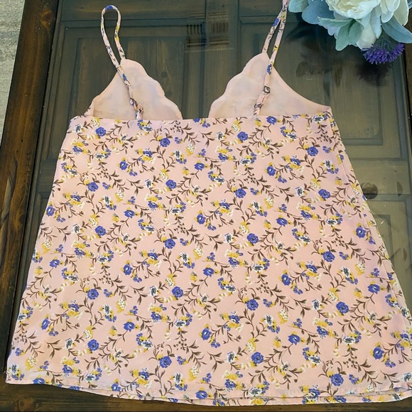 Socialite Floral Top - Picture 9 of 9